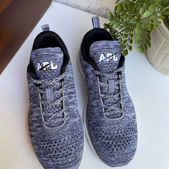 APL🔴TechLoom Pro Trainer women’s Athletic Running shoes 8 like new - Picture 3 of 15